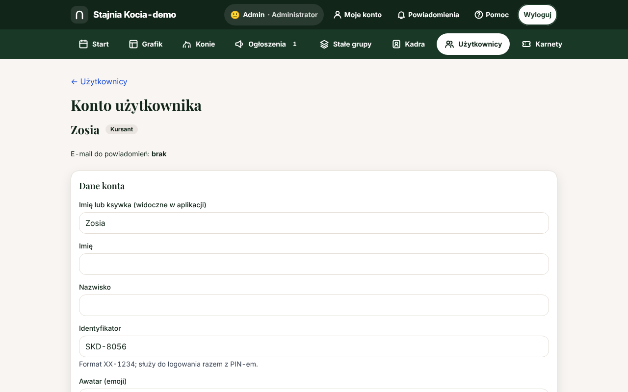 Strona „Konto użytkownika” kursantki Zosia: link „← Użytkownicy”, oznaczenie „Kursant” i sekcja „Dane konta” z polami „Imię lub ksywka (widoczne w aplikacji)”, „Imię”, „Nazwisko”, „Identyfikator” z podpowiedzią „Format XX-1234; służy do logowania razem z PIN-em.” oraz „Awatar (emoji)”.